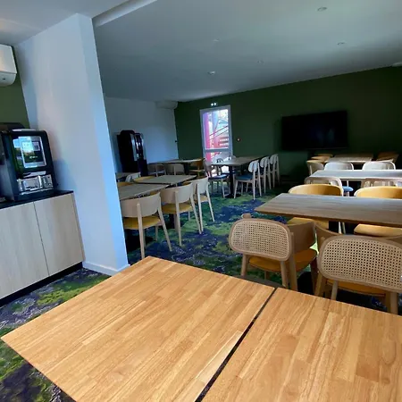 Hotel Pont Rouge , 3*