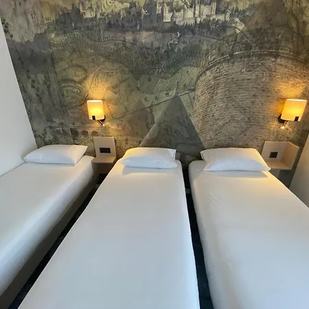 Hotel Pont Rouge , 3*