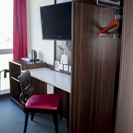 Pont Rouge , Hotel Carcassonne