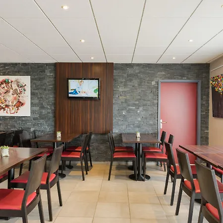 Pont Rouge , Hotel Carcassona