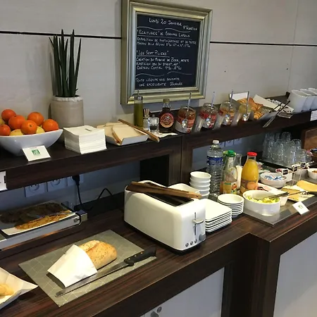 Hotel Pont Rouge , 3*