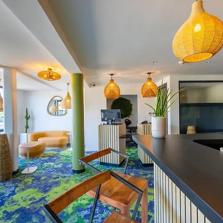 Pont Rouge , Hotel 3*