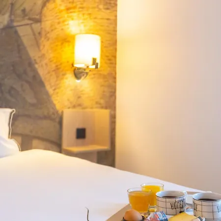 Pont Rouge , Otel 3*