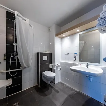 Pont Rouge , Hotell Carcassonne