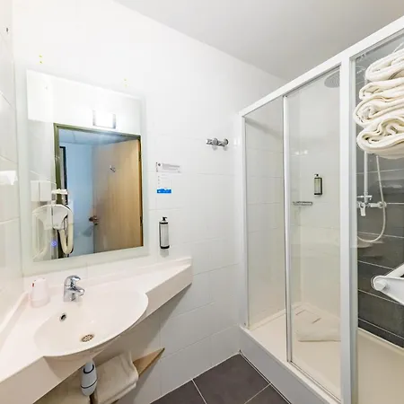 Hotell Pont Rouge , 3*