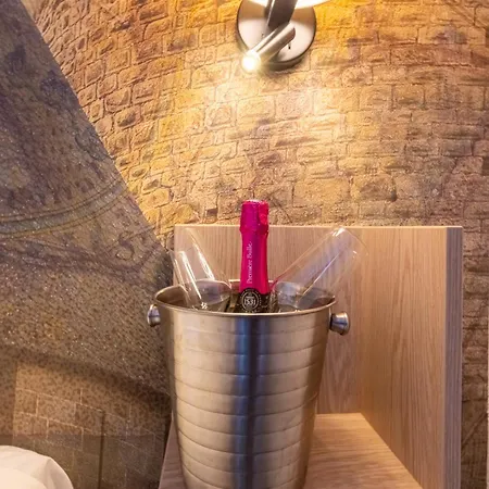 Pont Rouge , 3* Carcasona