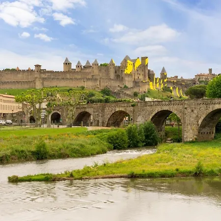 Pont Rouge , Szálloda Carcassone