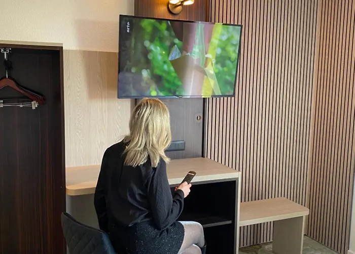 Hotel The Originals City, Pont Rouge