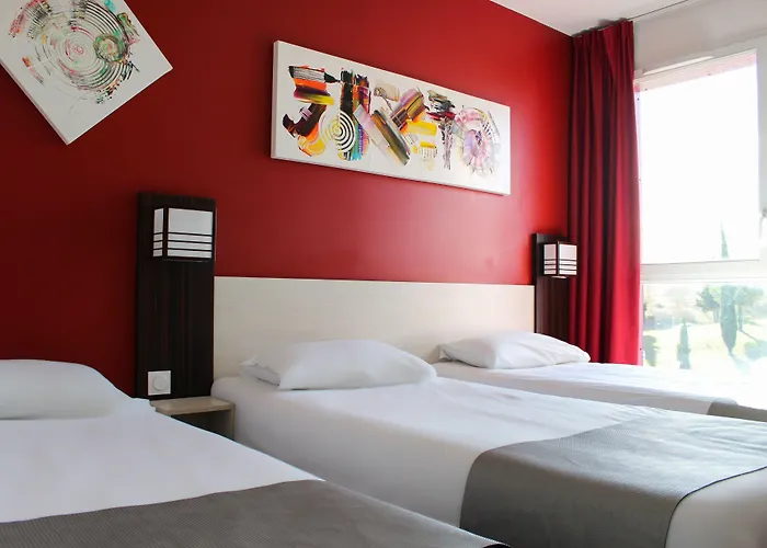 Hotel The Originals City, Pont Rouge