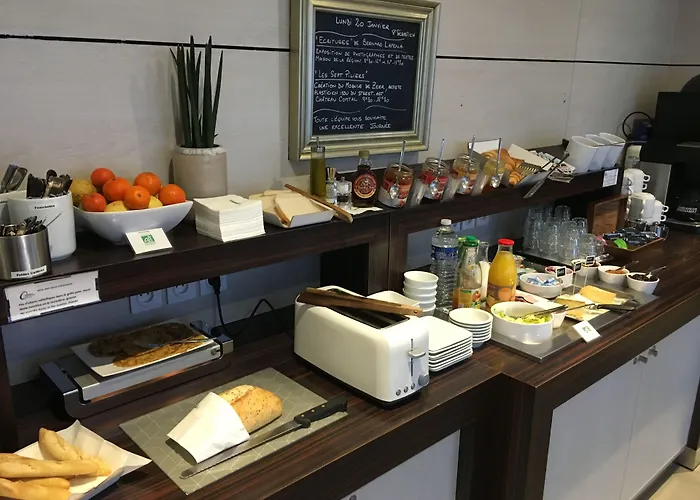 Hotel Pont Rouge , 3*