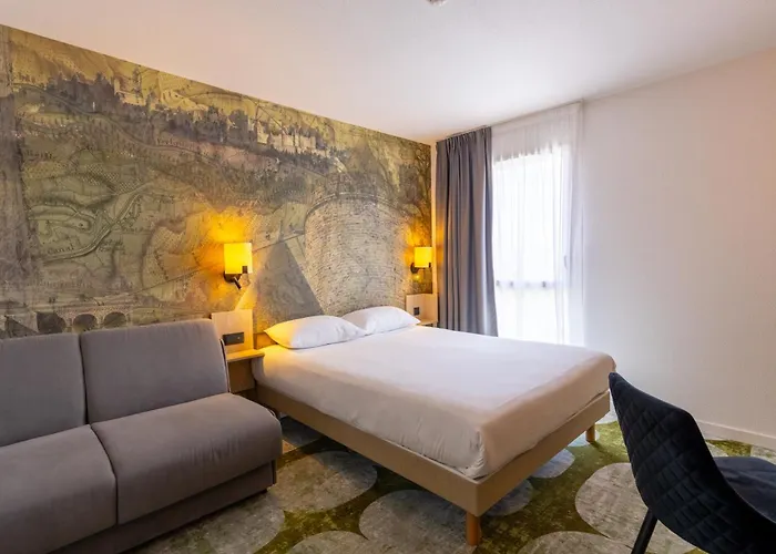 Hotel The Originals City, Pont Rouge