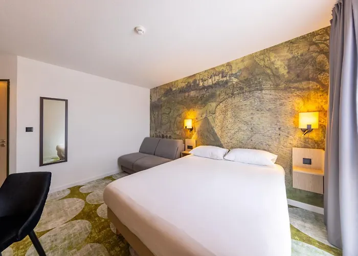 The Originals City, Pont Rouge