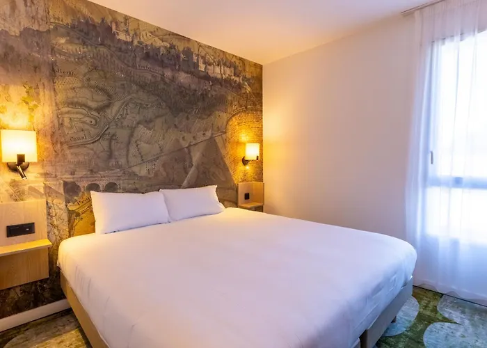 Hotel The Originals City, Pont Rouge