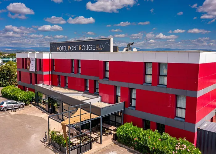 Pont Rouge , Hotel