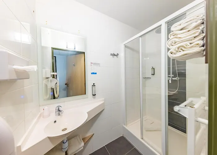 Hotel Pont Rouge , 3*