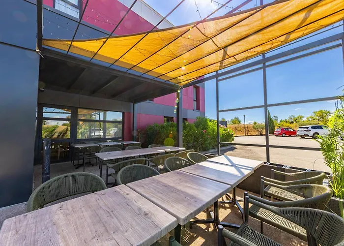 Hotel The Originals City, Pont Rouge 3*