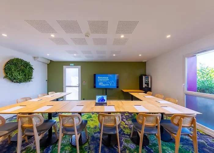 Hotel Pont Rouge , 3*