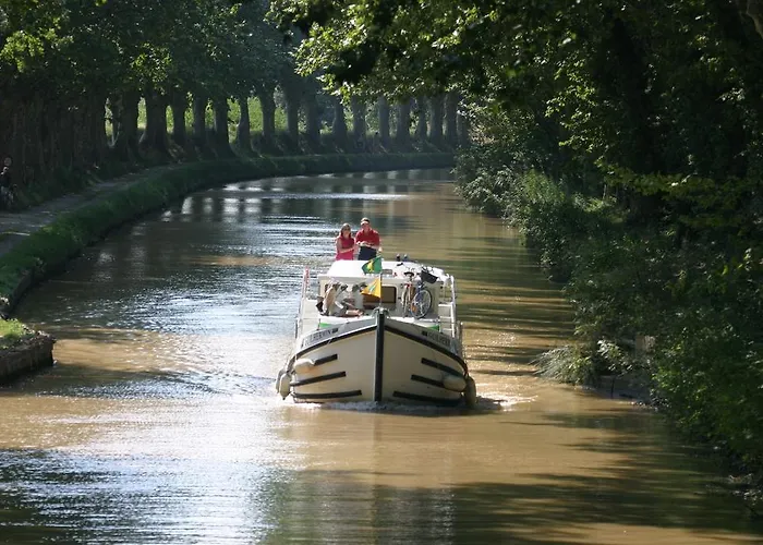 Pont Rouge , Hotel Carcassonne