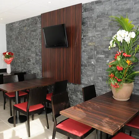 Otel Pont Rouge , 3*