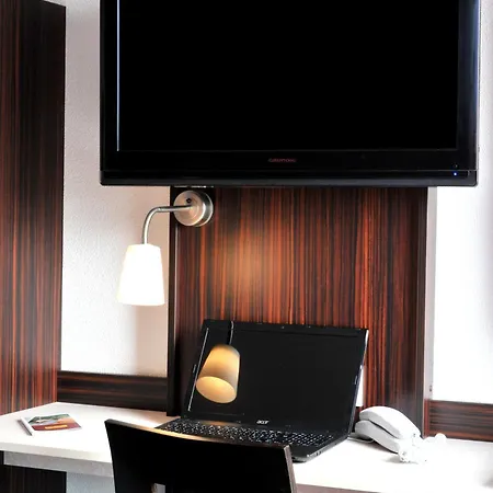 Otel Pont Rouge , 3*