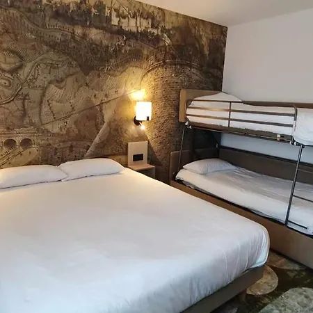 Otel Pont Rouge ,